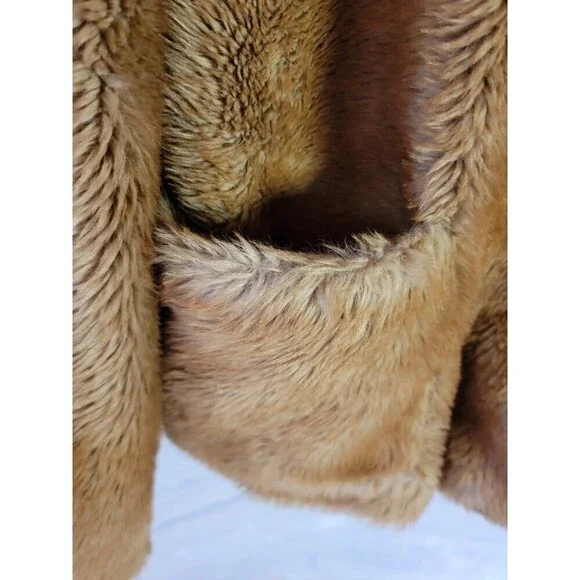 B Collection by Bobeau Twiggy Faux Fur Jacket Mob Wife - Picture 4 of 9